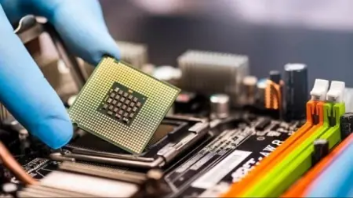 Việt Nam hướng tới nhà máy chip đầu tiên vào năm 2026